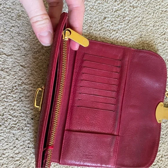 Louis Vuitton Amelia Mahina monogram leather wallet on chain crossbody - Picture 13 of 15